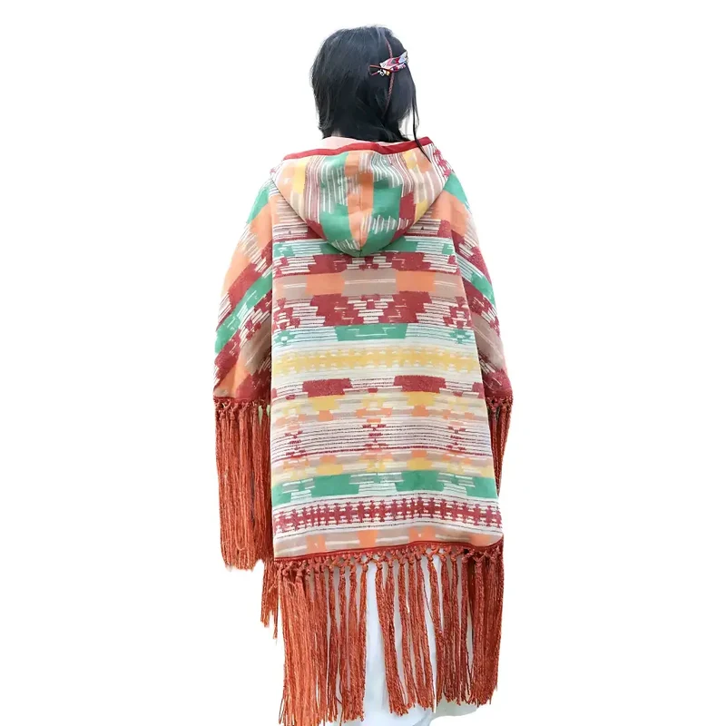 Poncho en laine pour femme en hiver