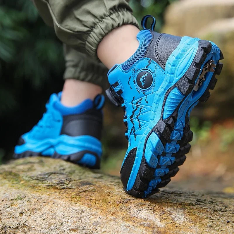 Chaussures de randonnée avec renfort antidérapants pour enfants "BOELOKTH - Hiking cramp"