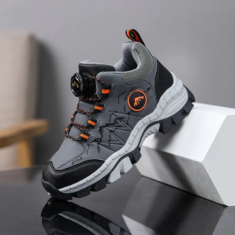 Chaussures de randonnée avec renfort antidérapants pour enfants "BOELOKTH - Hiking cramp"