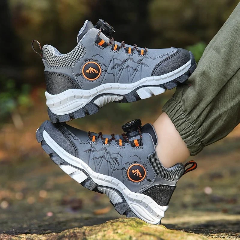 Chaussures de randonnée avec renfort antidérapants pour enfants "BOELOKTH - Hiking cramp"