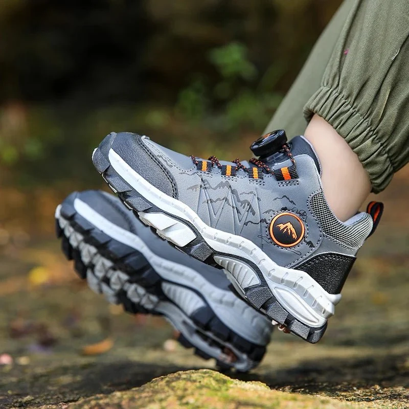 Chaussures de randonnée avec renfort antidérapants pour enfants "BOELOKTH - Hiking cramp"