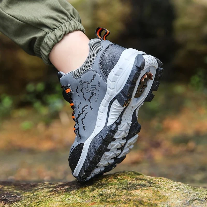 Chaussures de randonnée avec renfort antidérapants pour enfants "BOELOKTH - Hiking cramp"