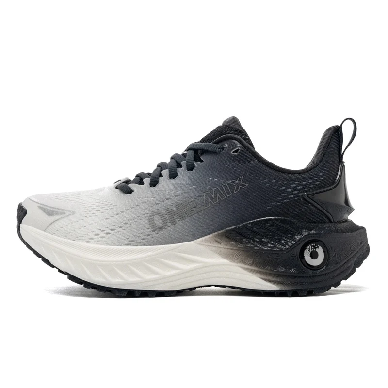 Chaussures de course en maille légères avec Flywire technologie pour femme "Onemix - 24208"