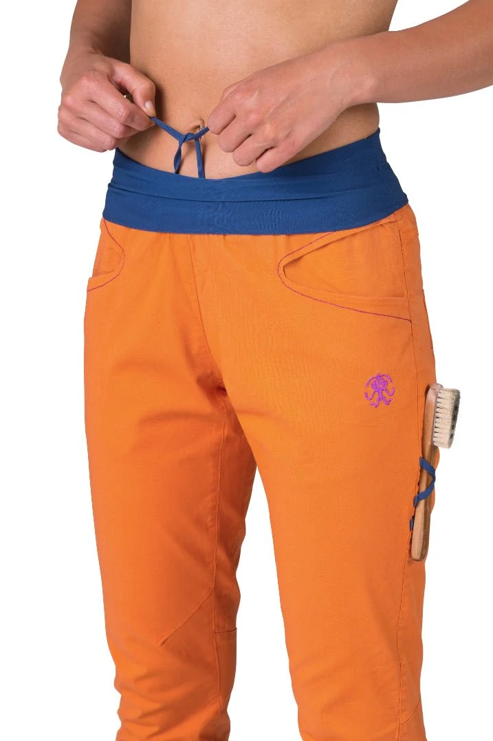 Pantalon de randonnée et d'escalade coupe étroite avec genoux préformés pour femme "Rafiki − MASSONE"