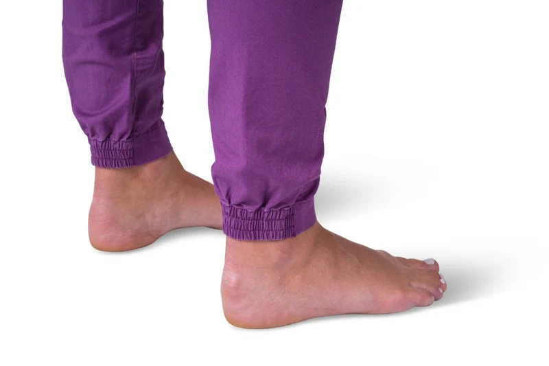 Pantalon de randonnée et d'escalade coupe étroite avec genoux préformés pour femme "Rafiki − MASSONE"
