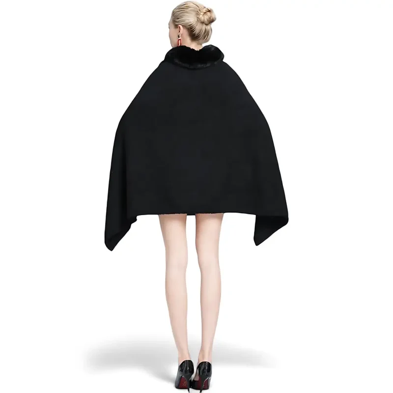 Poncho femme noir fourrure