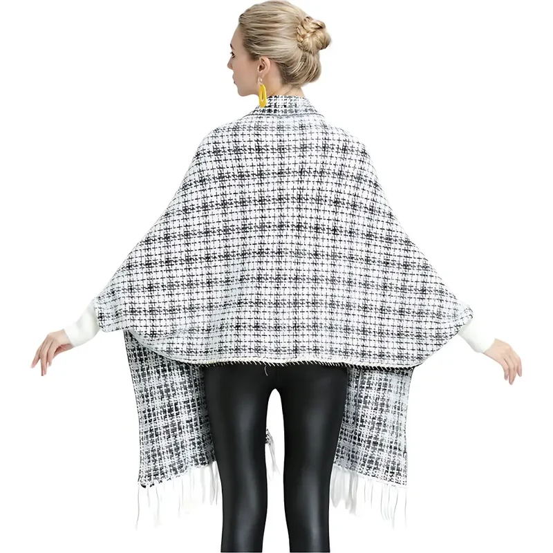 Poncho femme ouvert devant