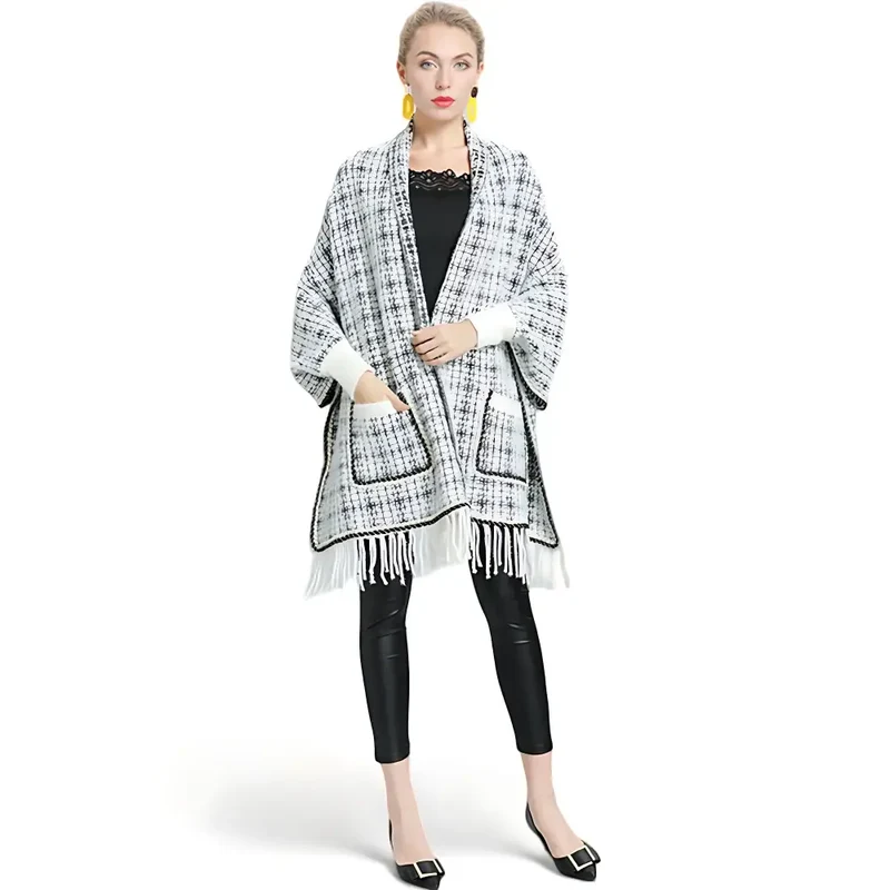 Poncho femme ouvert devant