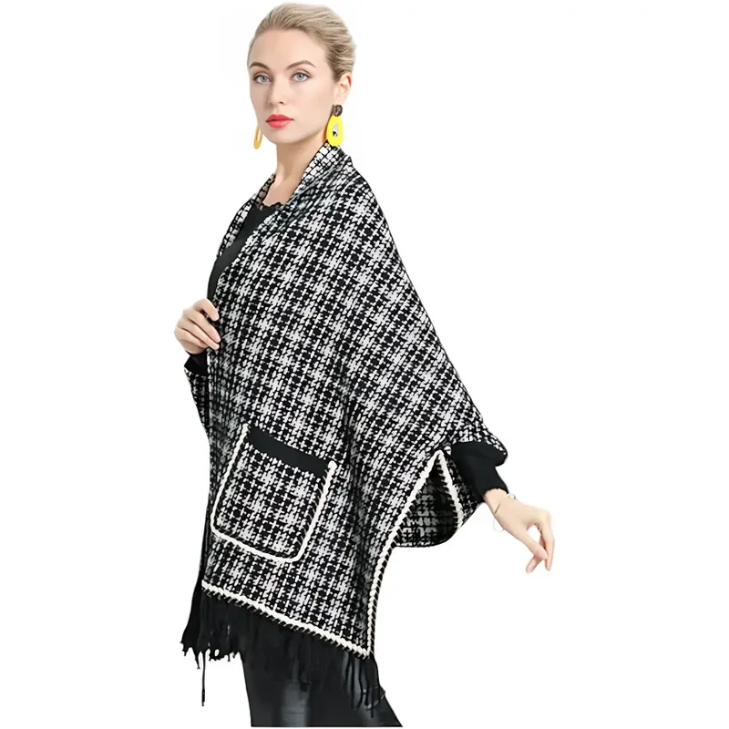 Poncho femme ouvert devant