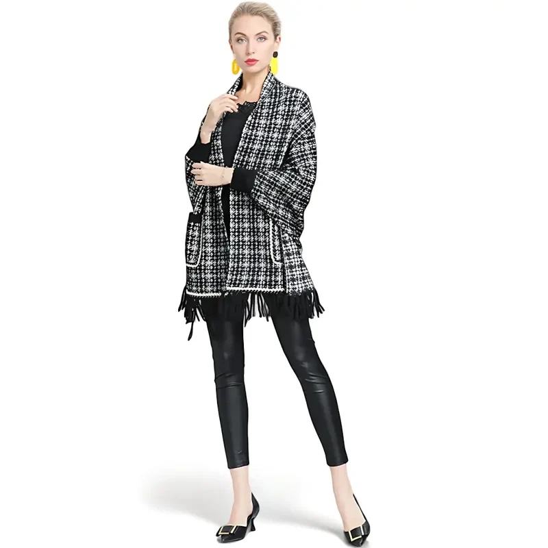 Poncho femme ouvert devant