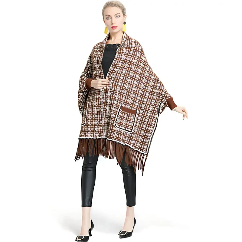 Poncho femme ouvert devant