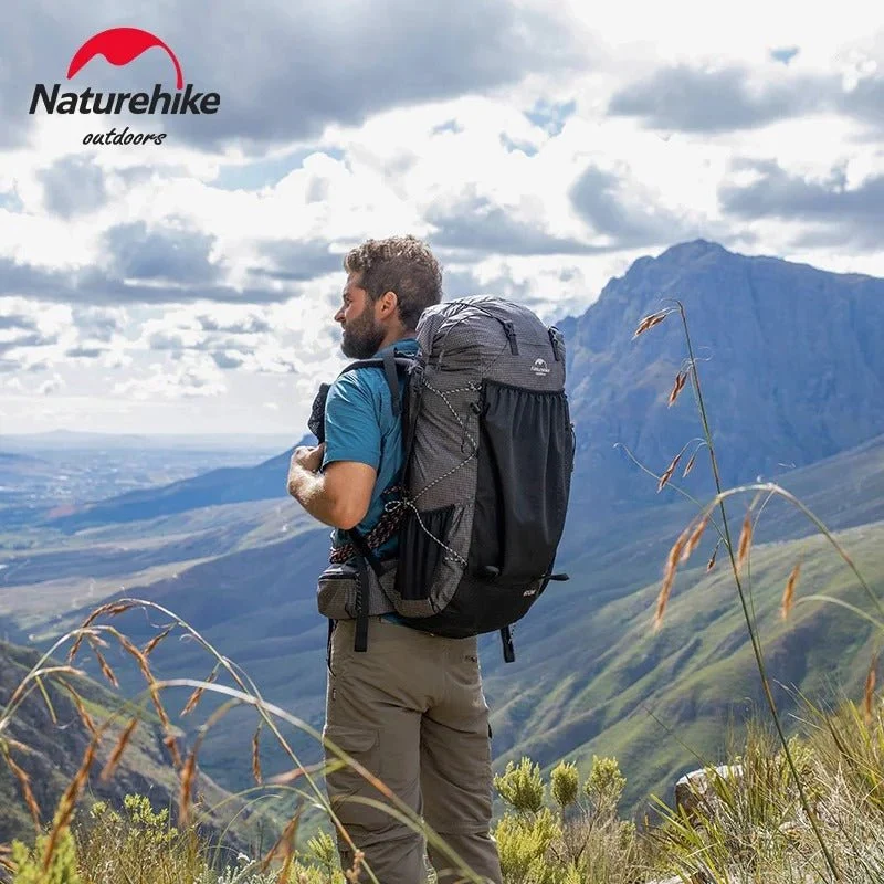 Sac à dos de randonnée ultraléger et imperméable Nylon / Dyneema 45L à 65L "Naturehike – Rock series"