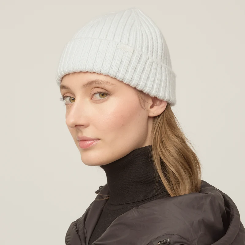 Ribbed Skully Beanie
