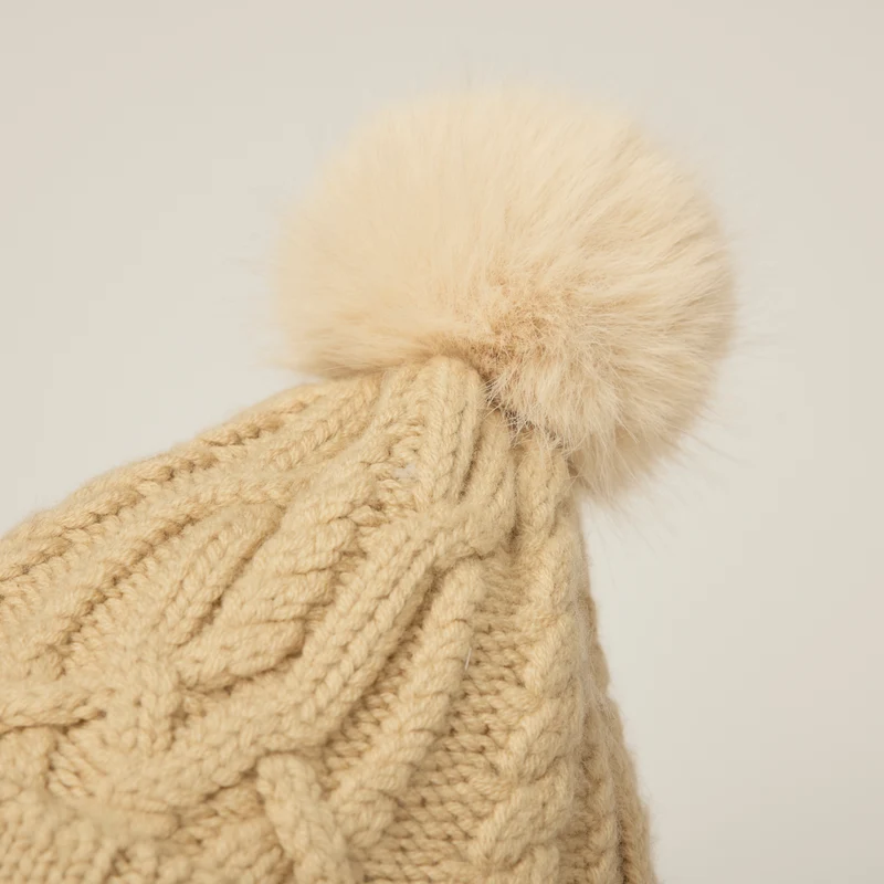 Pom Pom Cable Beanie