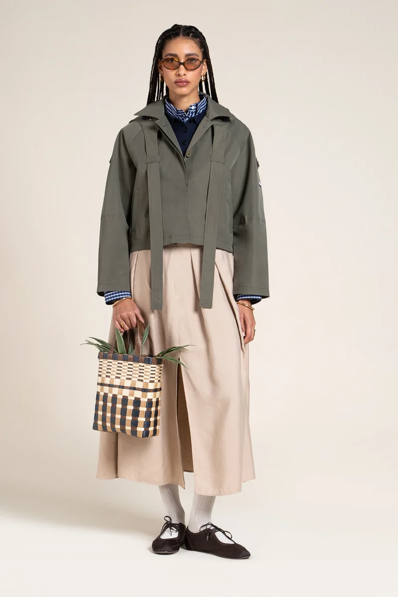 Tuileries - Trenchcoat Court