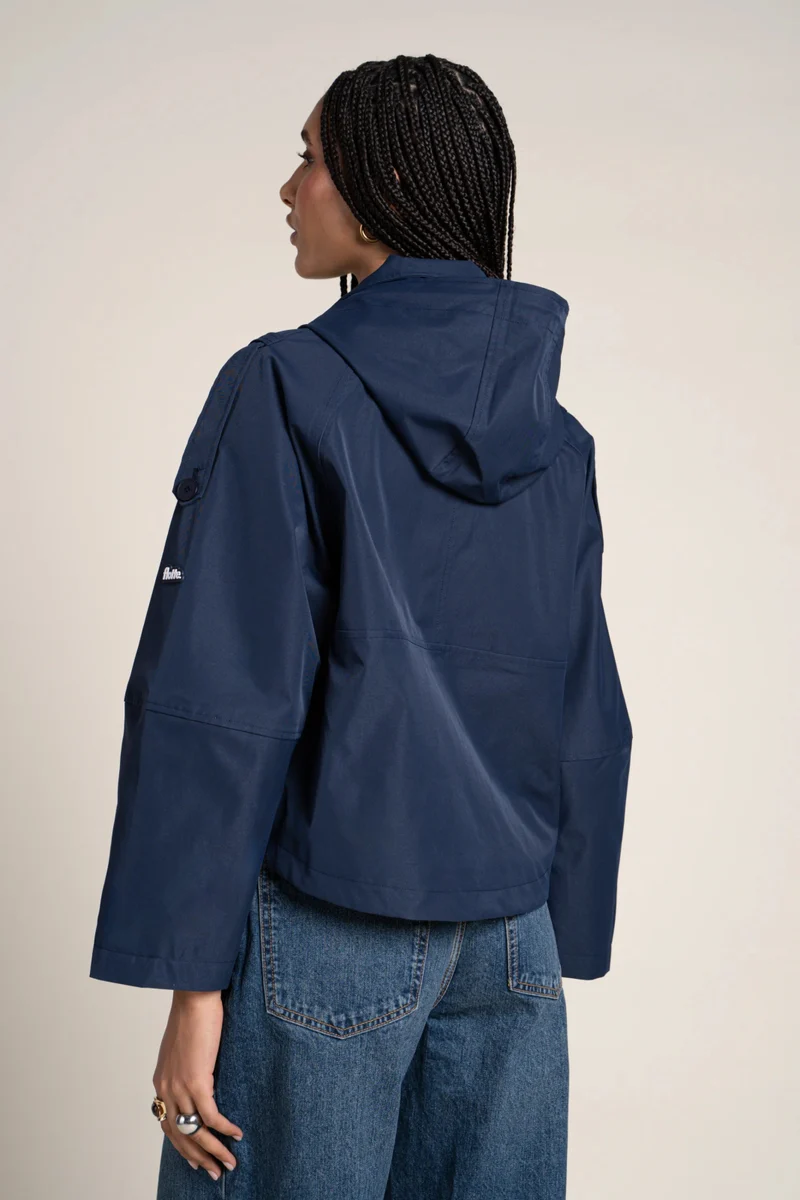 Tuileries - Trenchcoat Court
