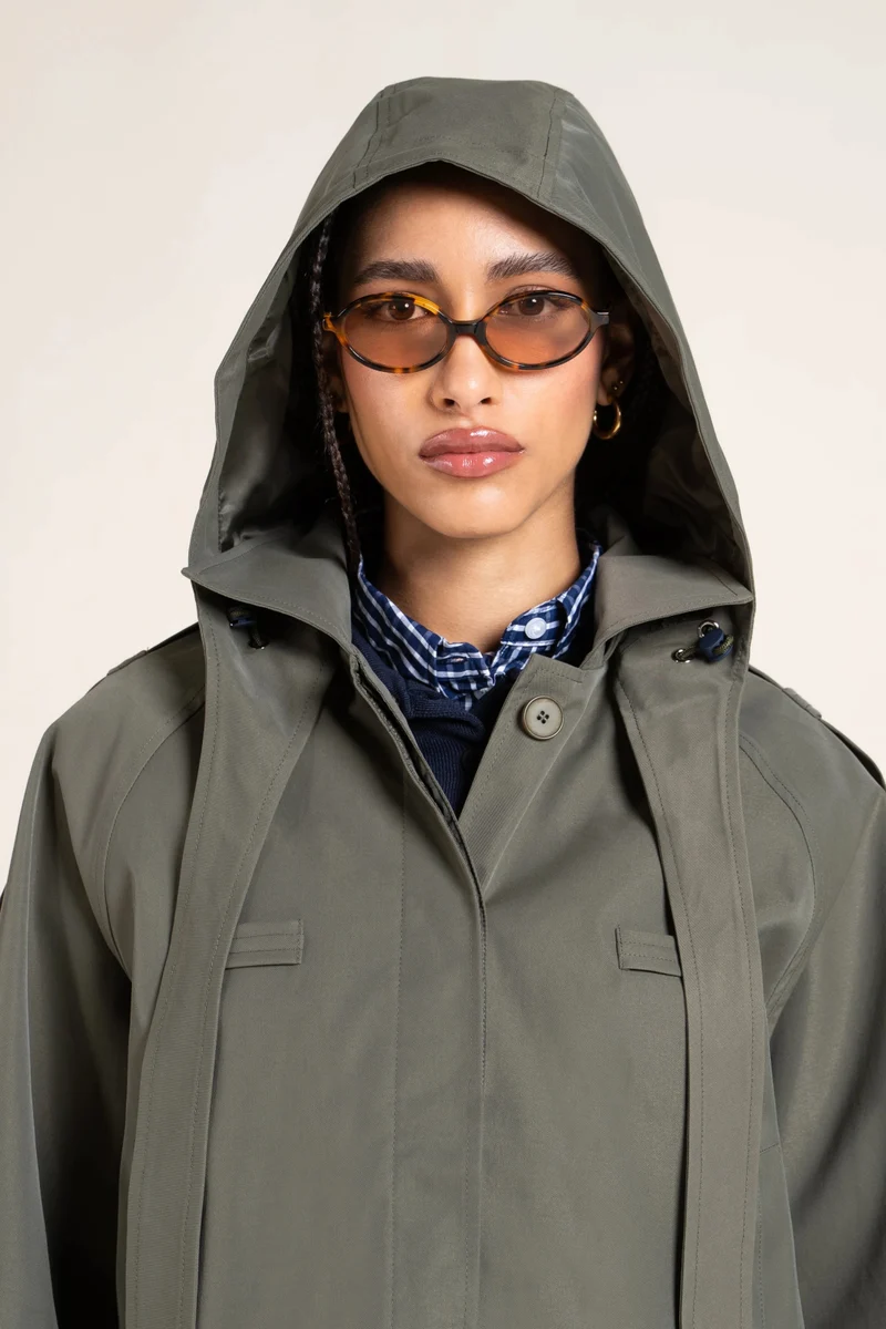 Tuileries - Trenchcoat Court