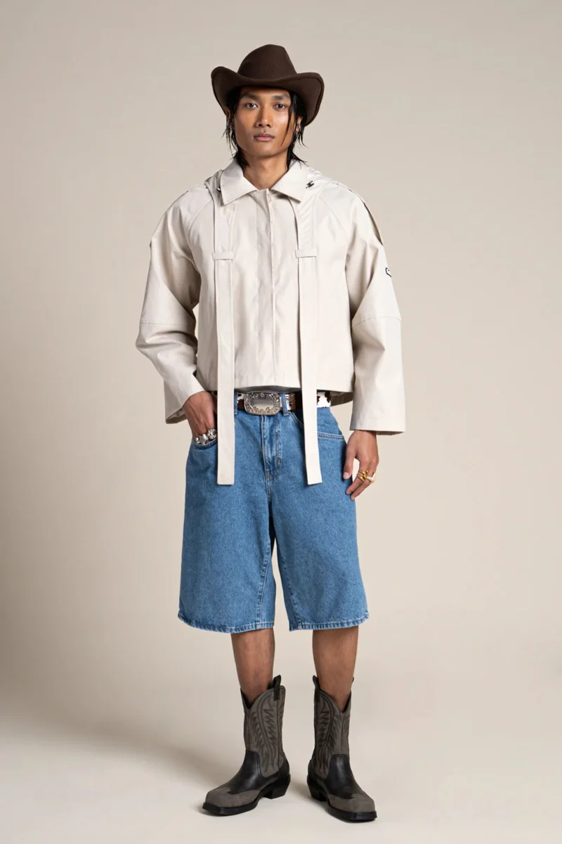 Tuileries - Trenchcoat Court