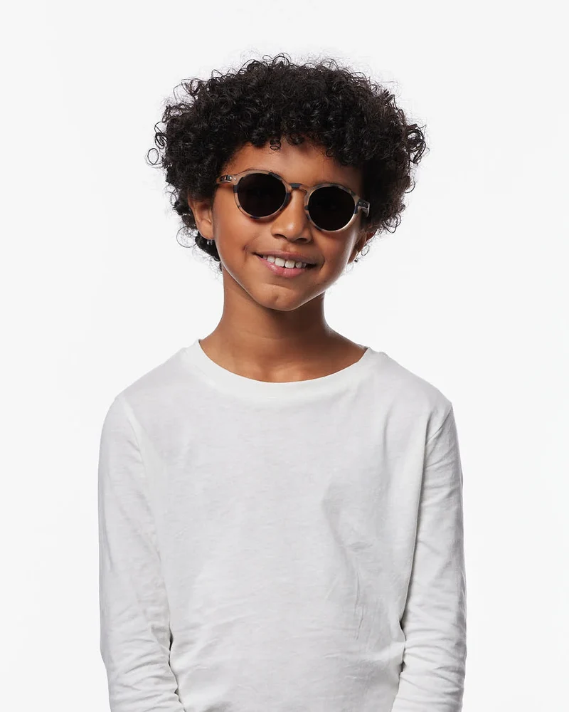 Lunettes de soleil enfant ‘#d’ Light Tortoise 7-11 ans | IZIPIZI