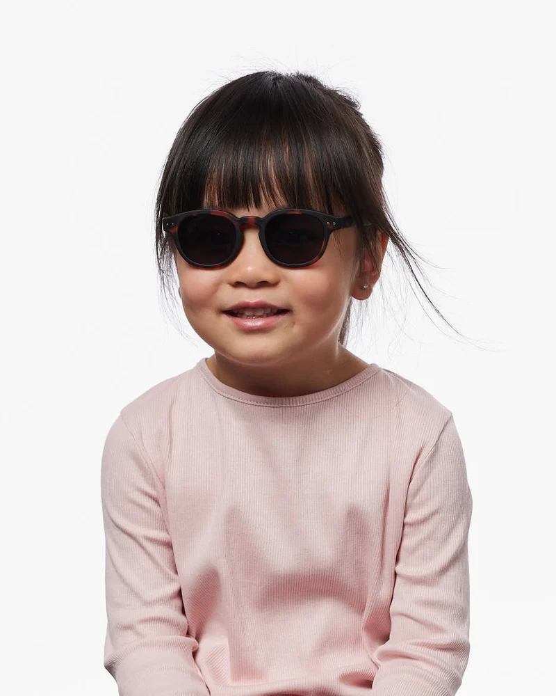 Lunettes de soleil enfant ‘#c’ Tortoise 5-7 ans | IZIPIZI