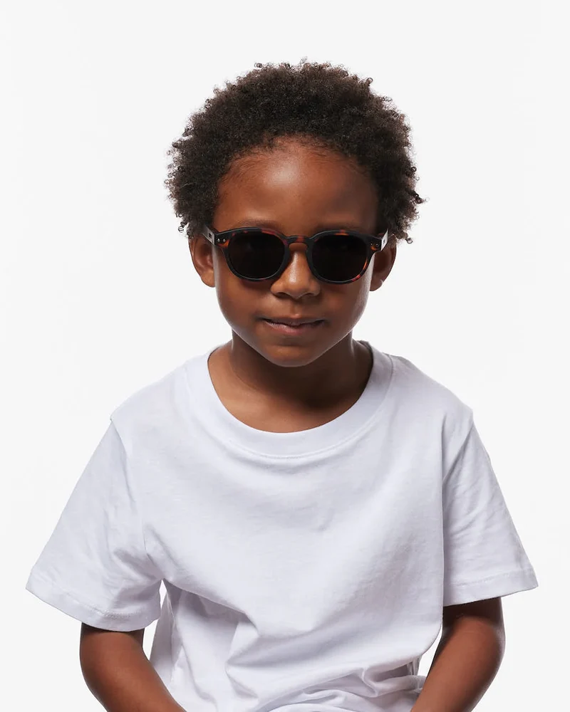 Lunettes de soleil enfant ‘#c’ Tortoise 5-7 ans | IZIPIZI