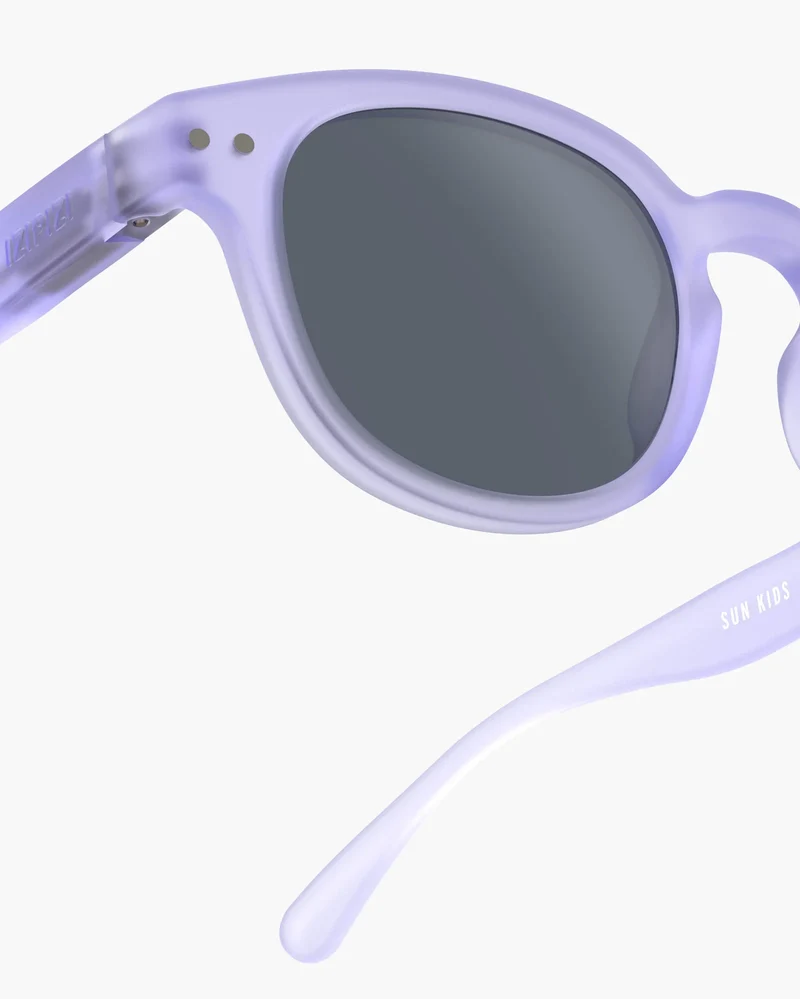 Lunettes de soleil enfant ‘#c’ Lavender 5-7 ans | IZIPIZI